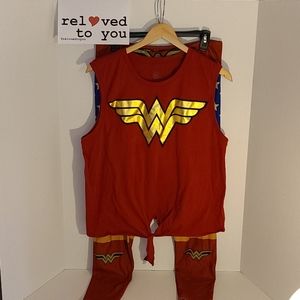 OUTFIT Wonder Woman Red Pullover and Leggings